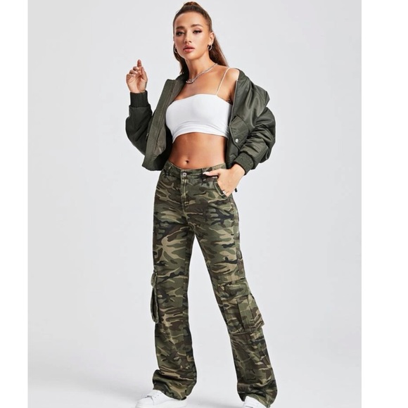 Camo Print Cargo Pants - Picture 3 of 7